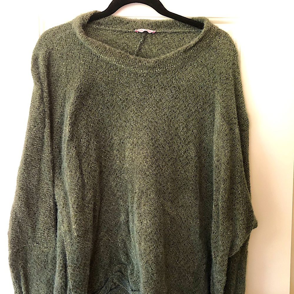 ***DARK GREEN SWEATER***